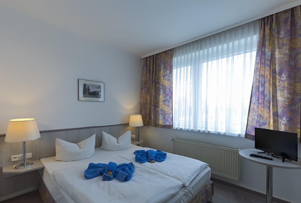 Big Reisehotel Wolfen Oda fotoğraf